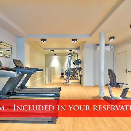 Urbanflat 128 - On Famous Champs-elysees Avenue Apartman *